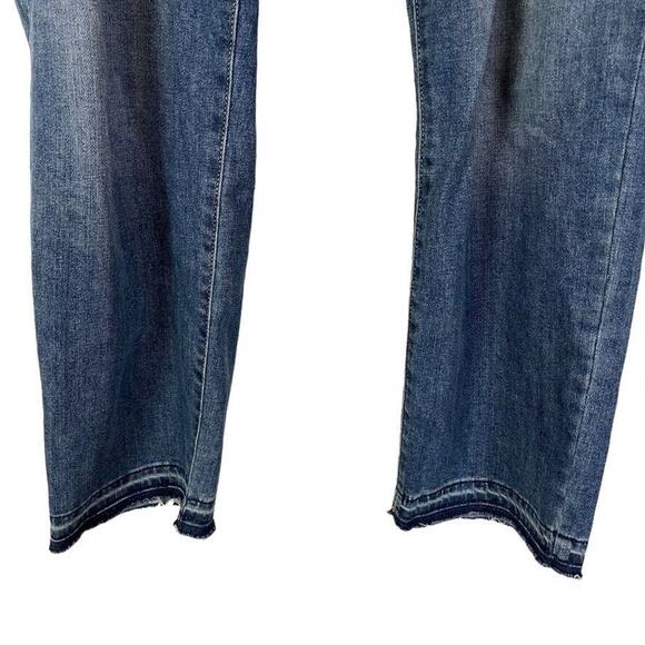 Old Navy Straight Mid Rise Raw Hem Womens Distressed Stretch Blue Jeans sz 14 - Picture 7 of 16